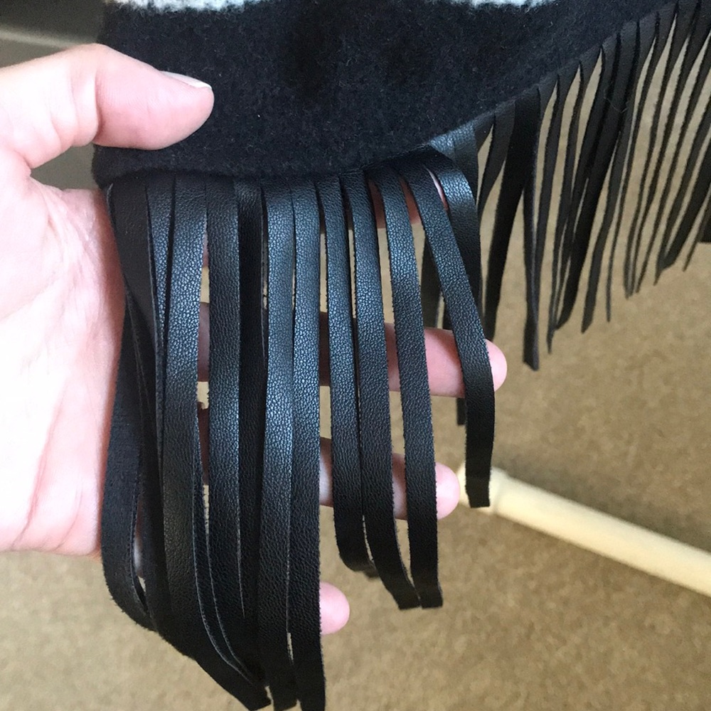 BCBGeneration Tribal Print Fringe Cape - Picture 7 of 8
